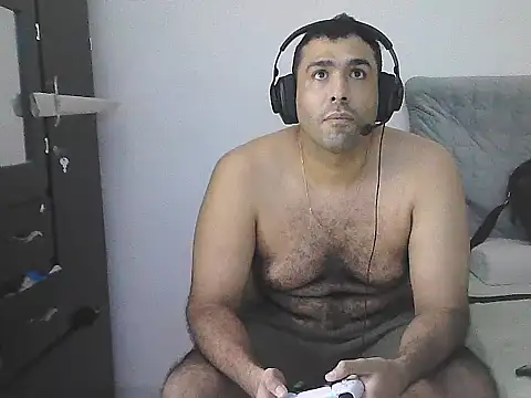 Snapshot of morenocabro10 chatting on May 18, 2026, 4:07 am morenocabro10 online show from May 18, 2026, 4:07 am