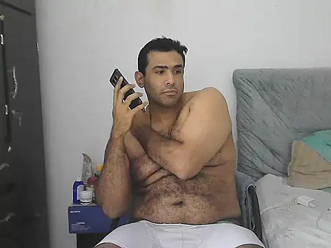 Snapshot of morenocabro10 chatting on June 17, 2026, 4:15 am morenocabro10 online show from June 17, 2026, 4:15 am