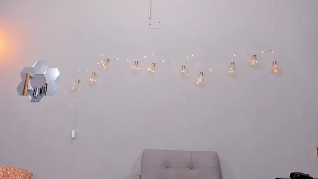 alianim online show from November 22, 2025, 7:29 am