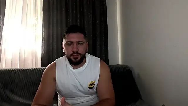 Gold Alpha Boy online show from November 3, 2025, 10:16 am