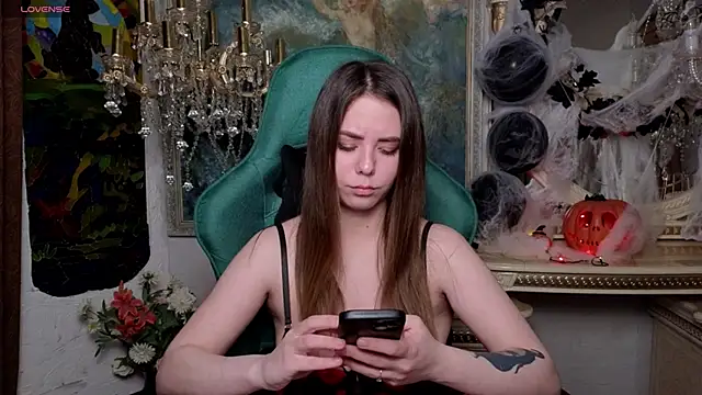 Snapshot of IvoryWood_ chatting on October 24, 2025, 11:28 am IvoryWood online show from October 24, 2025, 11:28 am