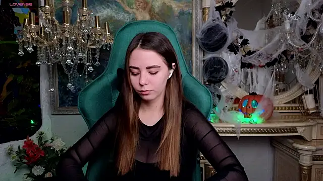 Snapshot of IvoryWood_ chatting on November 10, 2025, 4:17 pm IvoryWood online show from November 10, 2025, 4:17 pm