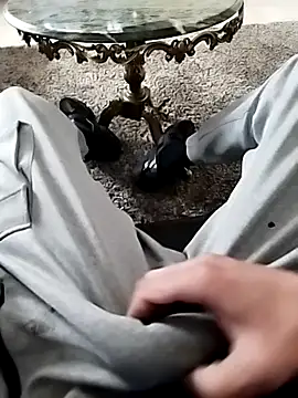 idhem   31 online show from February 19, 2026, 1:18 pm