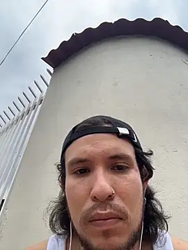 Snapshot of Luxx_14 chatting on February 1, 2026, 11:31 am Luxx 14 online show from February 1, 2026, 11:31 am