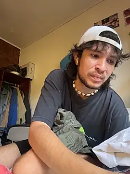 Snapshot of Luxx_14 chatting on February 18, 2026, 6:26 pm Luxx 14 online show from February 18, 2026, 6:26 pm