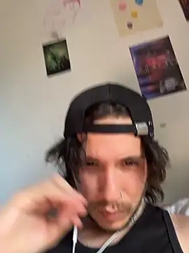 Snapshot of Luxx_14 chatting on February 20, 2026, 9:15 pm Luxx 14 online show from February 20, 2026, 9:15 pm