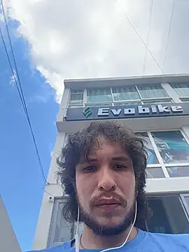 Snapshot of Luxx_14 chatting on March 19, 2026, 4:55 pm Luxx 14 online show from March 19, 2026, 4:55 pm