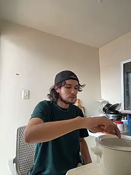 Snapshot of Luxx_14 chatting on March 21, 2026, 6:00 pm Luxx 14 online show from March 21, 2026, 6:00 pm