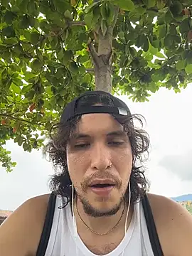 Snapshot of Luxx_14 chatting on April 7, 2026, 6:41 pm Luxx 14 online show from April 7, 2026, 6:41 pm