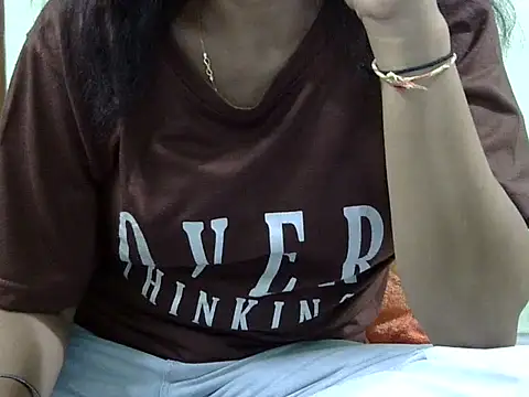 Snapshot of CHAMELI4747 chatting on September 26, 2025, 8:40 am CHAMELI4747 online show from September 26, 2025, 8:40 am