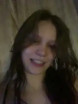 Snapshot of Lunliss chatting on November 22, 2025, 8:19 pm Lunliss online show from November 22, 2025, 8:19 pm