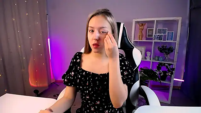 CindySparkl online show from February 28, 2026, 3:18 am