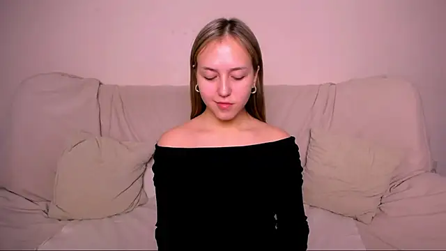 CindySparkl online show from March 13, 2026, 3:57 am