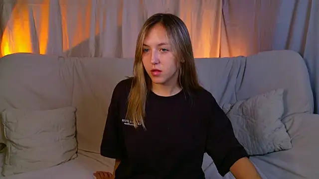 CindySparkl online show from July 11, 2026, 4:04 am