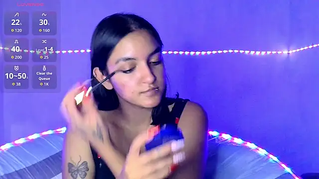 Snapshot of Ari_20_ chatting on April 16, 2026, 6:30 pm Ari 20 online show from April 16, 2026, 6:30 pm