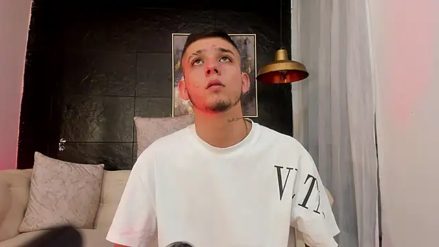 Snapshot of Mathewboy1 chatting on October 1, 2025, 11:27 am Mathewboy1 online show from October 1, 2025, 11:27 am