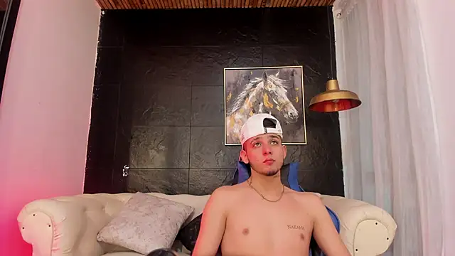 Snapshot of Mathewboy1 chatting on October 5, 2025, 12:14 pm Mathewboy1 online show from October 5, 2025, 12:14 pm