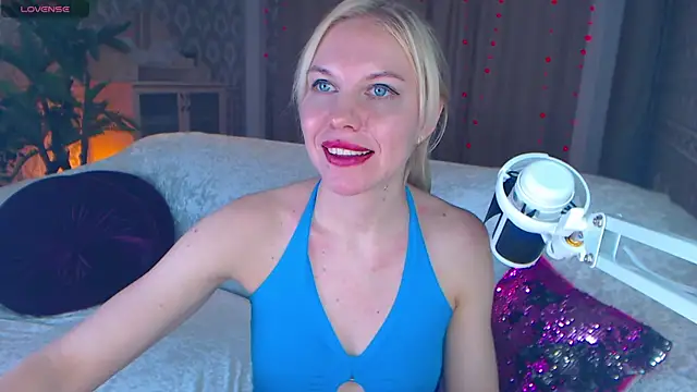 LiSinDoll online show from November 19, 2025, 6:46 am