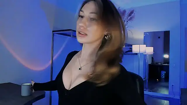 MariGven online show from November 28, 2025, 3:25 pm