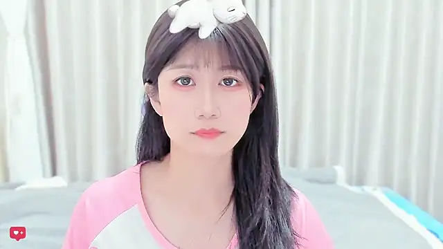 Rabbitlittlefool online show from February 8, 2026, 7:01 am