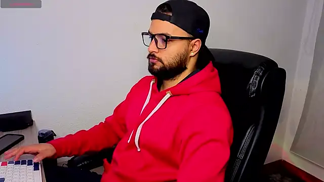 Ernesto-Rodriguez82 online show from October 18, 2025, 5:21 am