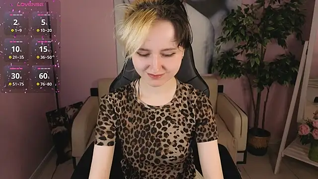 girl next doorr online show from March 1, 2026, 1:13 pm