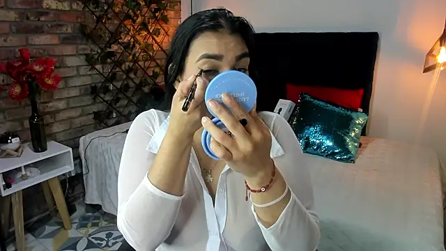 Lia Blake  online show from February 13, 2026, 12:12 pm