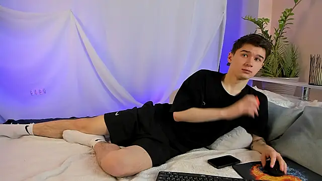 Snapshot of SherlockMax chatting on February 12, 2026, 7:20 pm SherlockMax online show from February 12, 2026, 7:20 pm