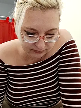 Snapshot of VikaKing chatting on January 31, 2026, 7:11 pm VikaKing online show from January 31, 2026, 7:11 pm