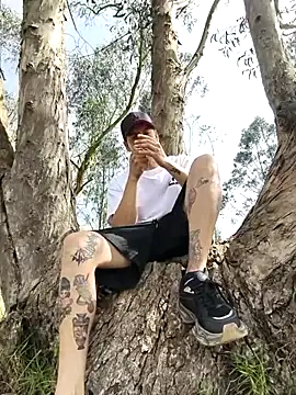 Snapshot of Thomasjons_ chatting on January 19, 2026, 3:27 pm Thomasjons online show from January 19, 2026, 3:27 pm