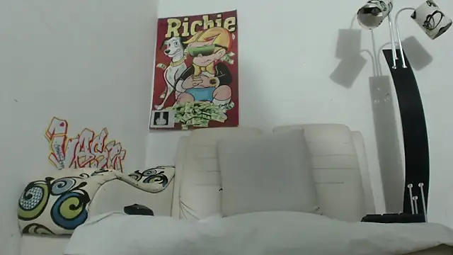 Snapshot of Thomasjons_ chatting on February 10, 2026, 4:16 am Thomasjons online show from February 10, 2026, 4:16 am