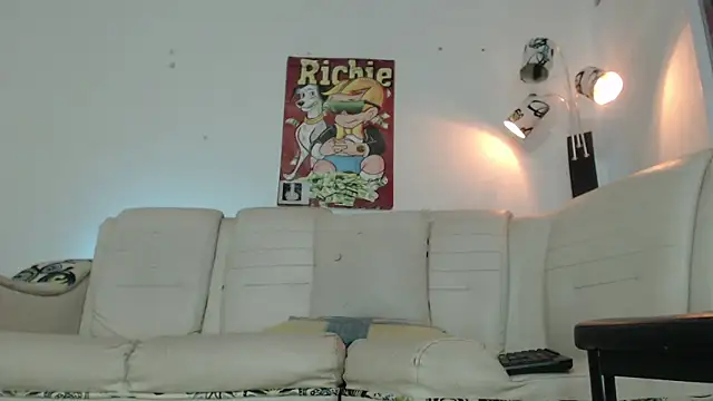 Thomasjons  online show from April 13, 2026, 3:12 am