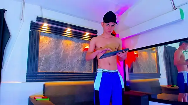 Snapshot of Rick_big chatting on October 14, 2025, 4:13 am Rick big online show from October 14, 2025, 4:13 am