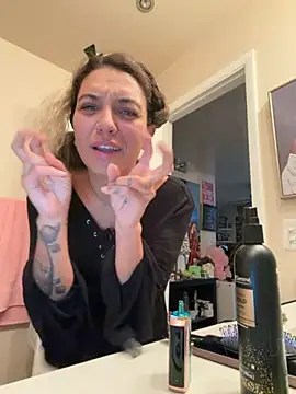 Chicagobabe online show from November 21, 2025, 7:29 am