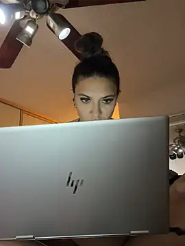 Snapshot of Chicagobabe chatting on April 15, 2026, 6:42 am Chicagobabe online show from April 15, 2026, 6:42 am