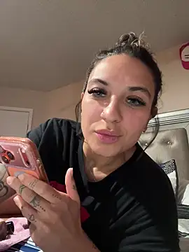 Snapshot of Chicagobabe chatting on May 27, 2026, 7:05 am Chicagobabe online show from May 27, 2026, 7:05 am