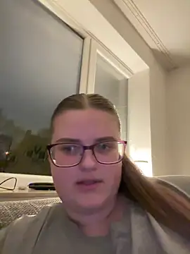 Snapshot of CurvyPaar2 chatting on February 11, 2026, 6:57 pm CurvyPaar2 online show from February 11, 2026, 6:57 pm