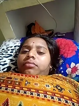 Snapshot of Hot_crety chatting on November 1, 2025, 12:45 am Hot crety online show from November 1, 2025, 12:45 am