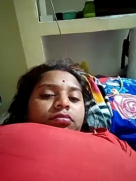 Snapshot of Hot_crety chatting on November 17, 2025, 12:05 am Hot crety online show from November 17, 2025, 12:05 am