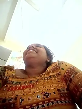 Snapshot of Hot_crety chatting on November 19, 2025, 1:05 am Hot crety online show from November 19, 2025, 1:05 am