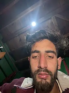 lyath3245 online show from February 2, 2026, 9:13 pm