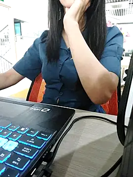 meomeocute online show from April 16, 2026, 4:24 am