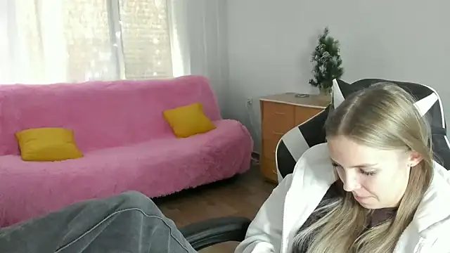 HitGyrl online show from February 8, 2026, 8:40 am