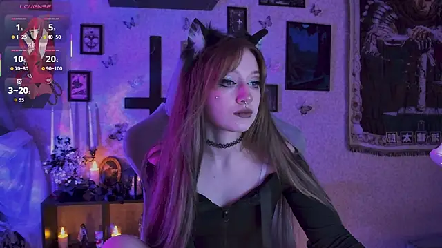 LiliLuna online show from July 4, 2026, 7:53 pm