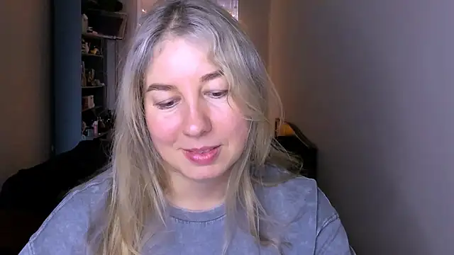 Snapshot of NancySanders chatting on April 18, 2026, 9:24 am NancySanders online show from April 18, 2026, 9:24 am