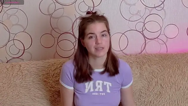 ElzaBlis online show from September 22, 2025, 1:02 pm