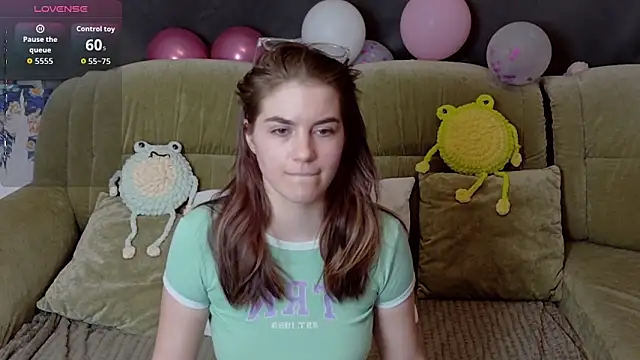 ElzaBlis online show from February 15, 2026, 4:58 pm