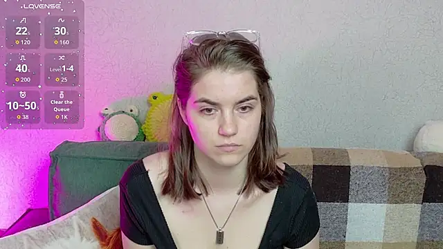 Snapshot of ElzaBlis chatting on April 17, 2026, 1:25 pm ElzaBlis online show from April 17, 2026, 1:25 pm