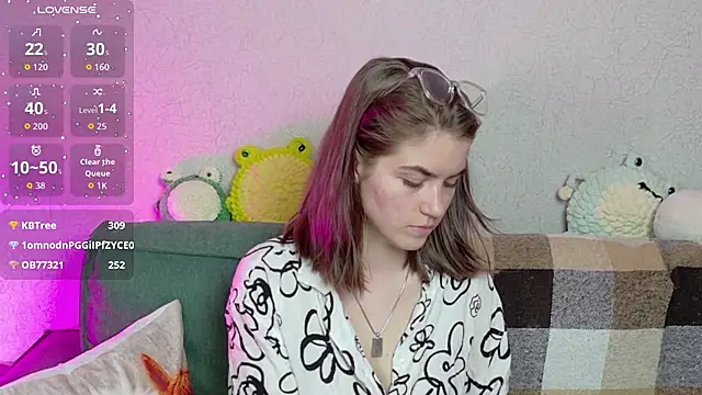 Snapshot of ElzaBlis chatting on April 18, 2026, 8:09 pm ElzaBlis online show from April 18, 2026, 8:09 pm