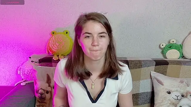Snapshot of ElzaBlis chatting on June 17, 2026, 2:40 pm ElzaBlis online show from June 17, 2026, 2:40 pm